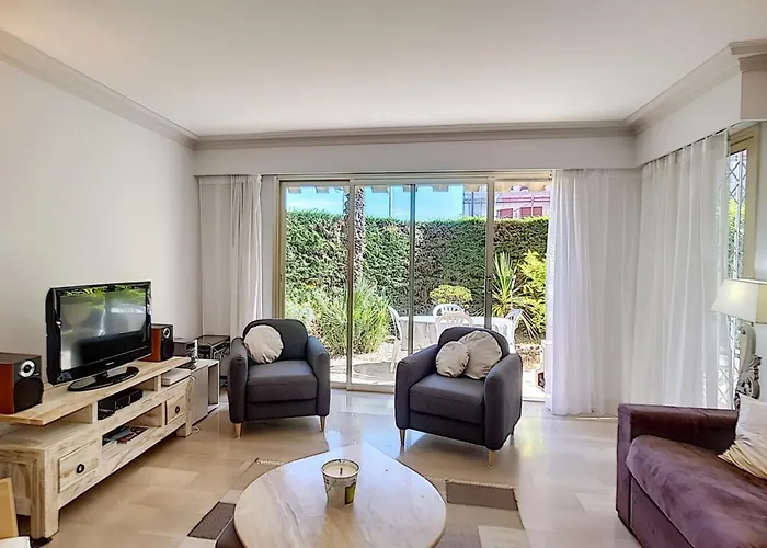 2 Bdr With Garden Next To The Croisette Daire Cannes