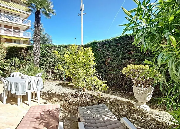 2 Bdr With Garden Next To The Croisette