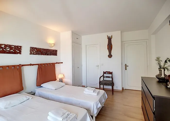 2 Bdr With Garden Next To The Croisette Daire Cannes