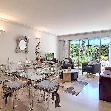 Apartment 2 Bdr With Garden Next To The Croisette *