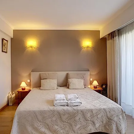 2 Bdr With Garden Next To The Croisette * Cannes