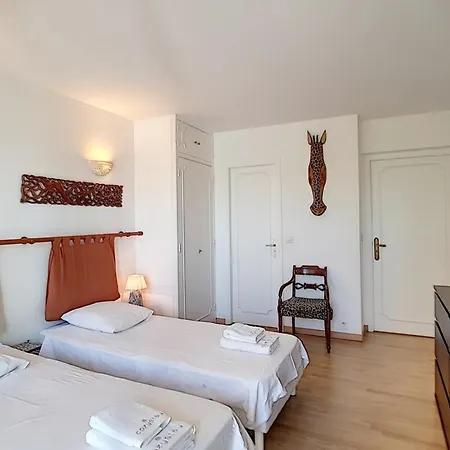 2 Bdr With Garden Next To The Croisette Apartment Cannes