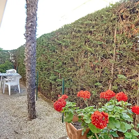 2 Bdr With Garden Next To The Croisette * Cannes