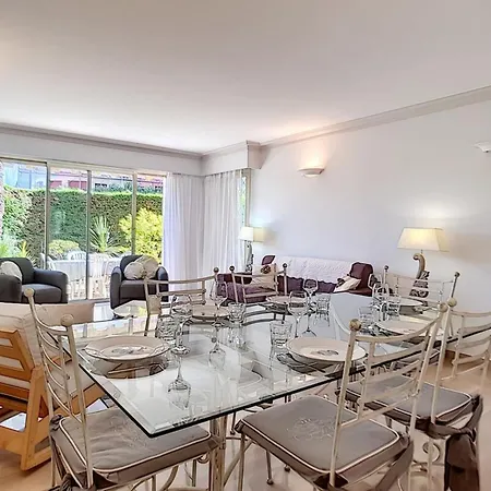 2 Bdr With Garden Next To The Croisette *